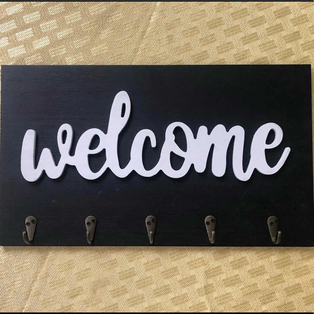 Wooden Welcome Key Holder Wall Sign w/ 5 Key Hooks